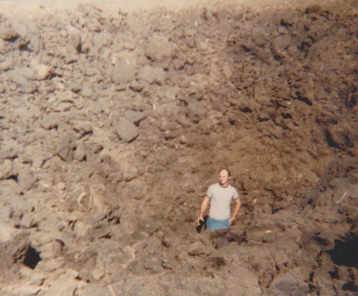 Dynamite truck explosion Huan's mill 1980 Dynamite truck explosion Huan's mill 1980