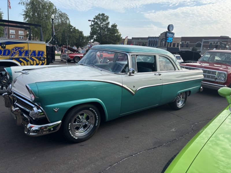 A 1955 Ford fairlane A 1955 Ford fairlane